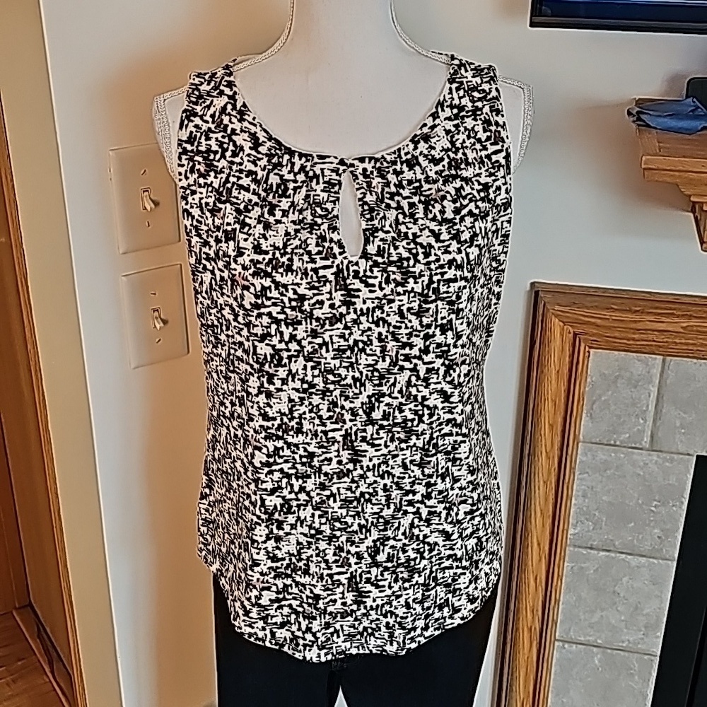 WHBM top - Picture 1 of 4